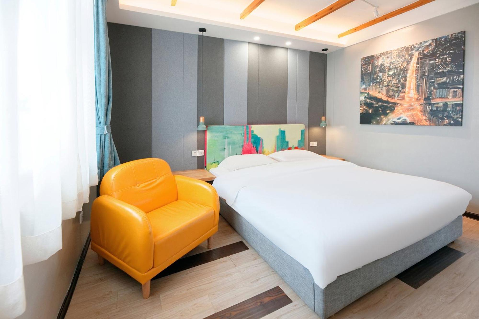 The Cloudland International Youth Hostel Close To The City Center,10 Min Walks To The Subway, Close To The Night Market, Old Street, Green Lake, English-Speaking Service, Free Activity Convenient Payment And Visa Cards Are Accepted Kunming Luaran gambar
