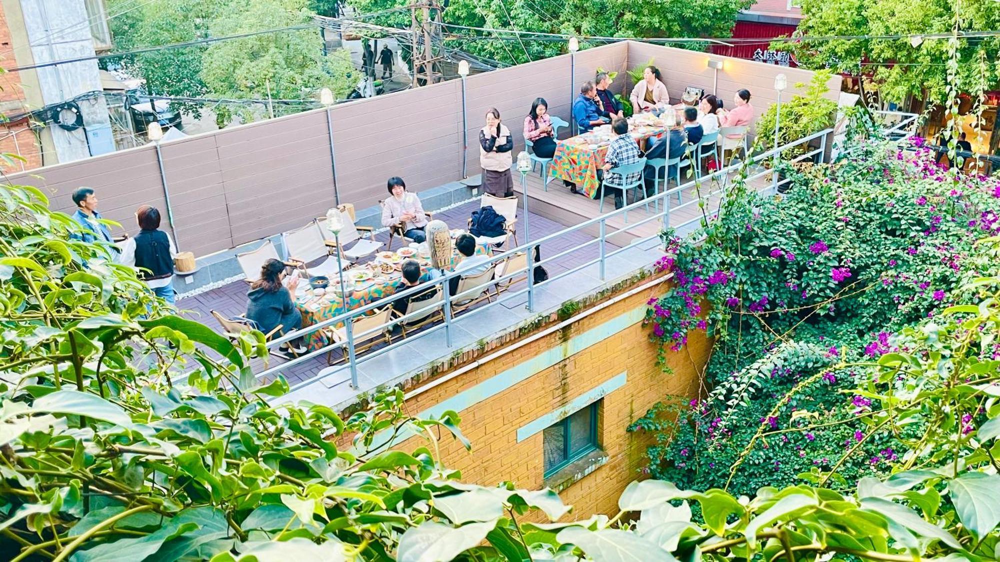 The Cloudland International Youth Hostel Close To The City Center,10 Min Walks To The Subway, Close To The Night Market, Old Street, Green Lake, English-Speaking Service, Free Activity Convenient Payment And Visa Cards Are Accepted Kunming Luaran gambar