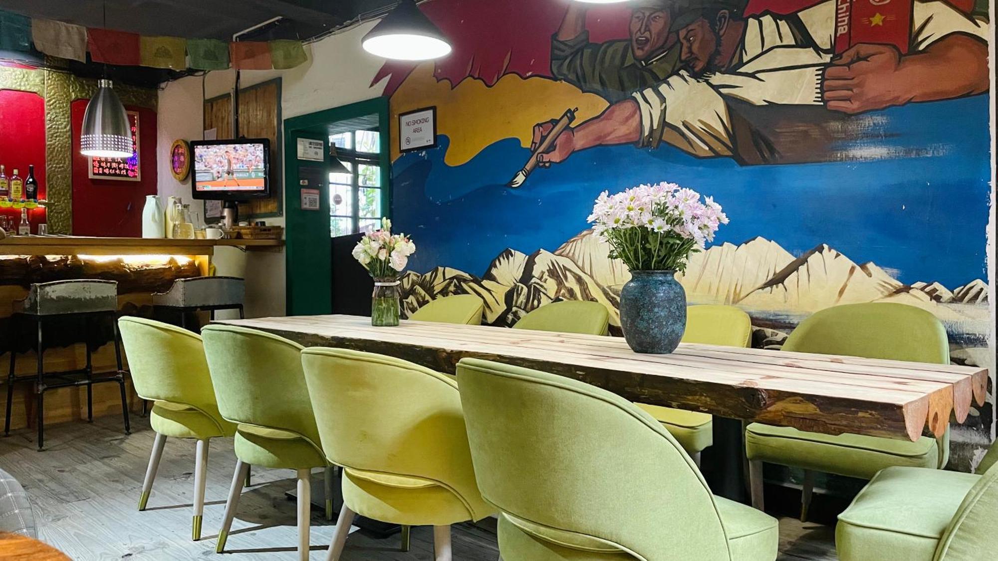 The Cloudland International Youth Hostel Close To The City Center,10 Min Walks To The Subway, Close To The Night Market, Old Street, Green Lake, English-Speaking Service, Free Activity Convenient Payment And Visa Cards Are Accepted Kunming Luaran gambar