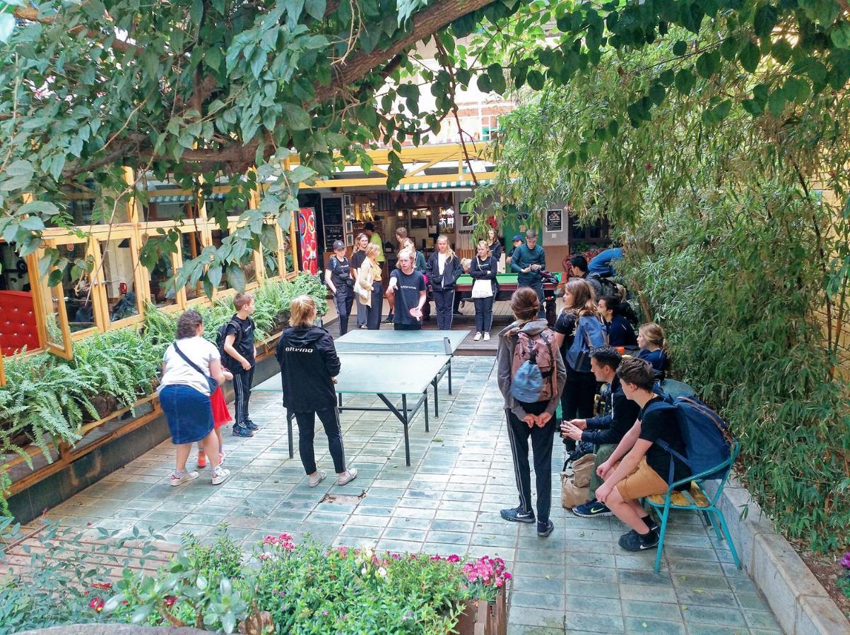 The Cloudland International Youth Hostel Close To The City Center,10 Min Walks To The Subway, Close To The Night Market, Old Street, Green Lake, English-Speaking Service, Free Activity Convenient Payment And Visa Cards Are Accepted Kunming Luaran gambar
