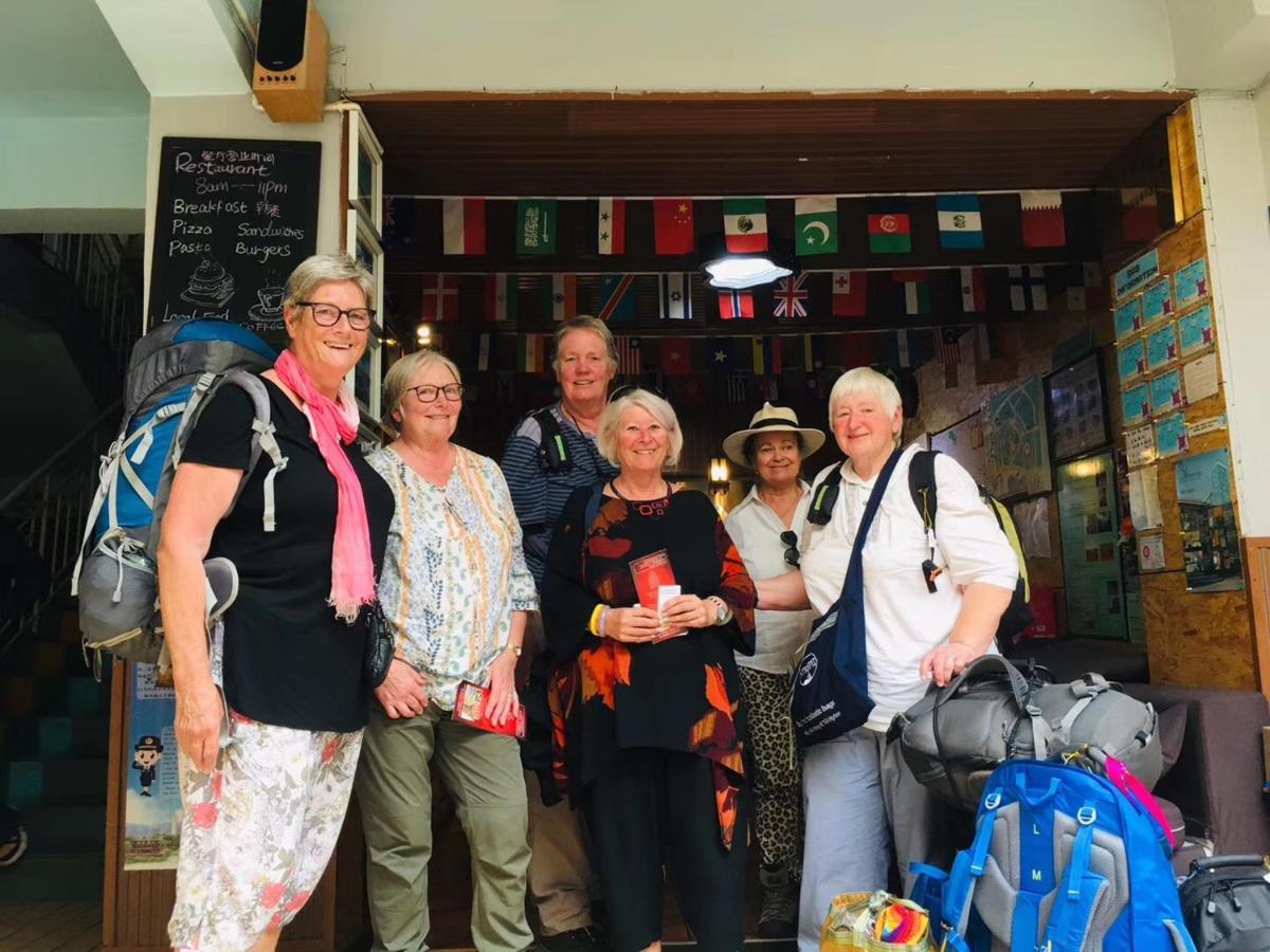 The Cloudland International Youth Hostel Close To The City Center,10 Min Walks To The Subway, Close To The Night Market, Old Street, Green Lake, English-Speaking Service, Free Activity Convenient Payment And Visa Cards Are Accepted Kunming Luaran gambar